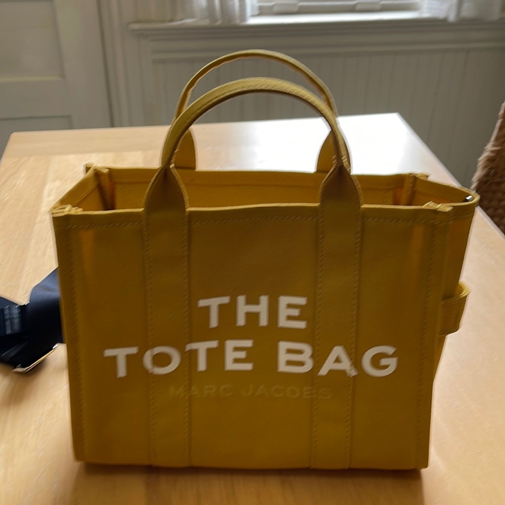 Marc Jacobs - The Small Tote Bag